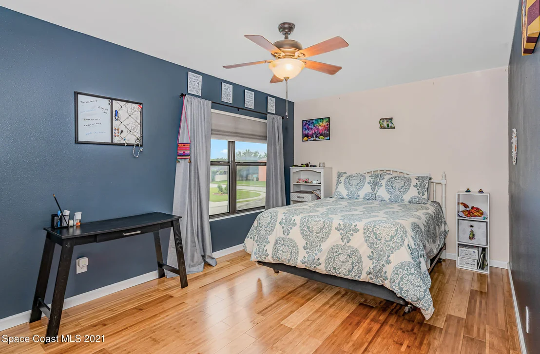 Photo of 215 Dryden Circle