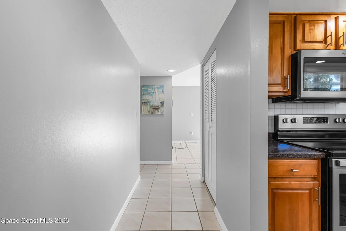 Photo of 948 Darwin Lane NE