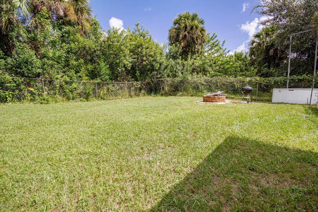 Photo of 5950 Edison Street