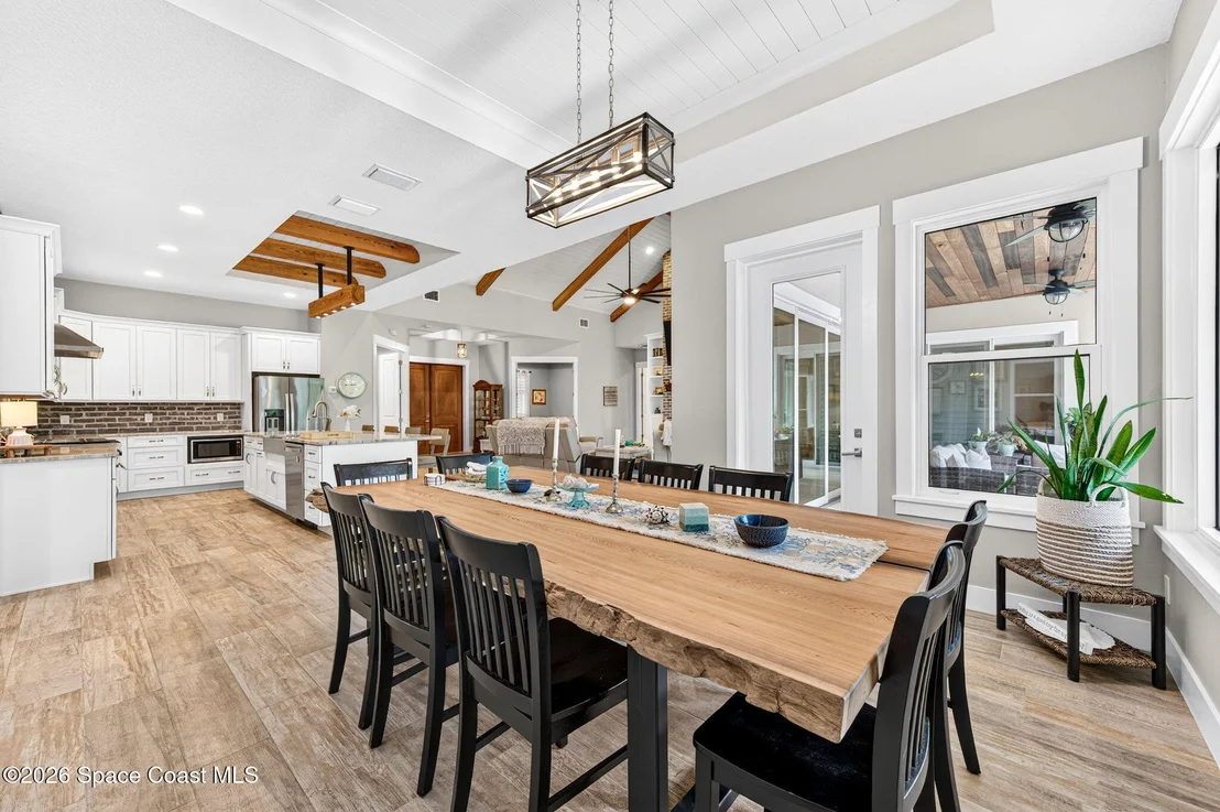 Photo of 3865 Reynolds Road