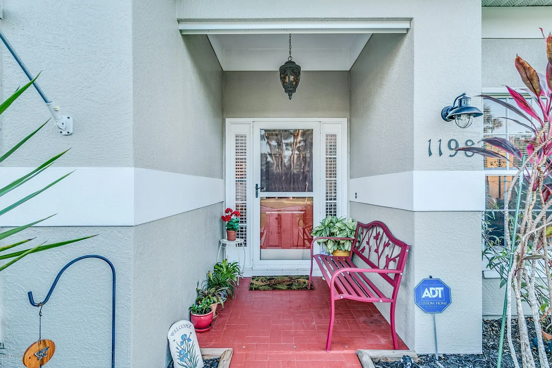 Photo of 1198 Meadowbrook Road NE