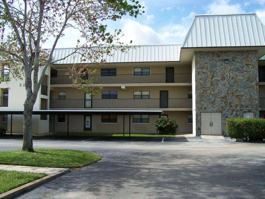 Photo of Unit 1124 at 325 Tangle Run Boulevard