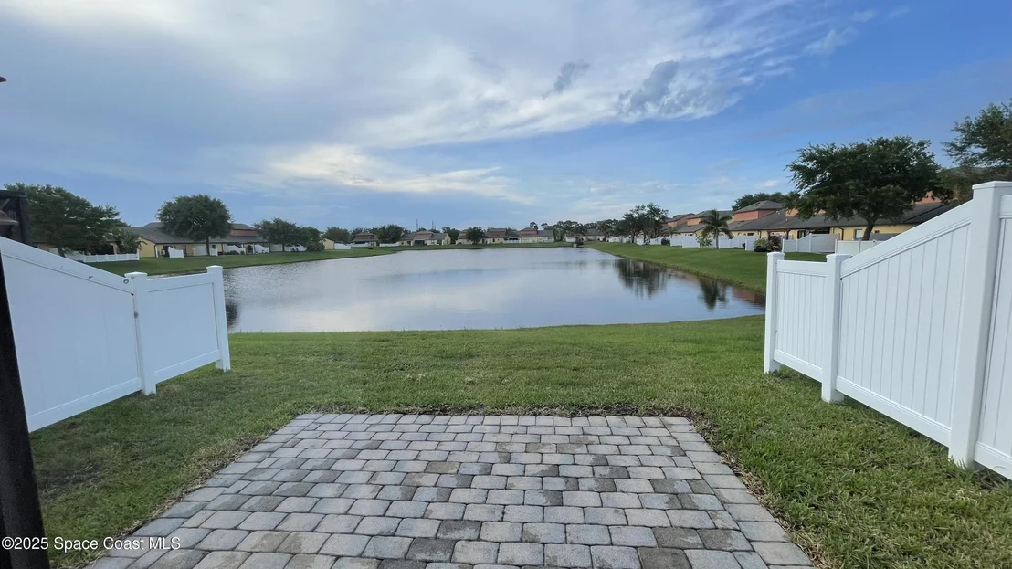 Photo of Unit 103 at 975 Luminary Circle