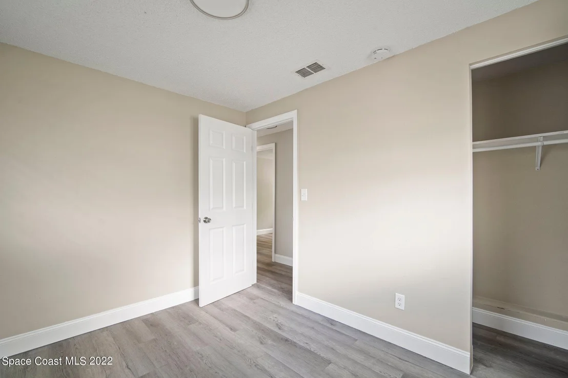 Photo of 1665 134th Avenue N