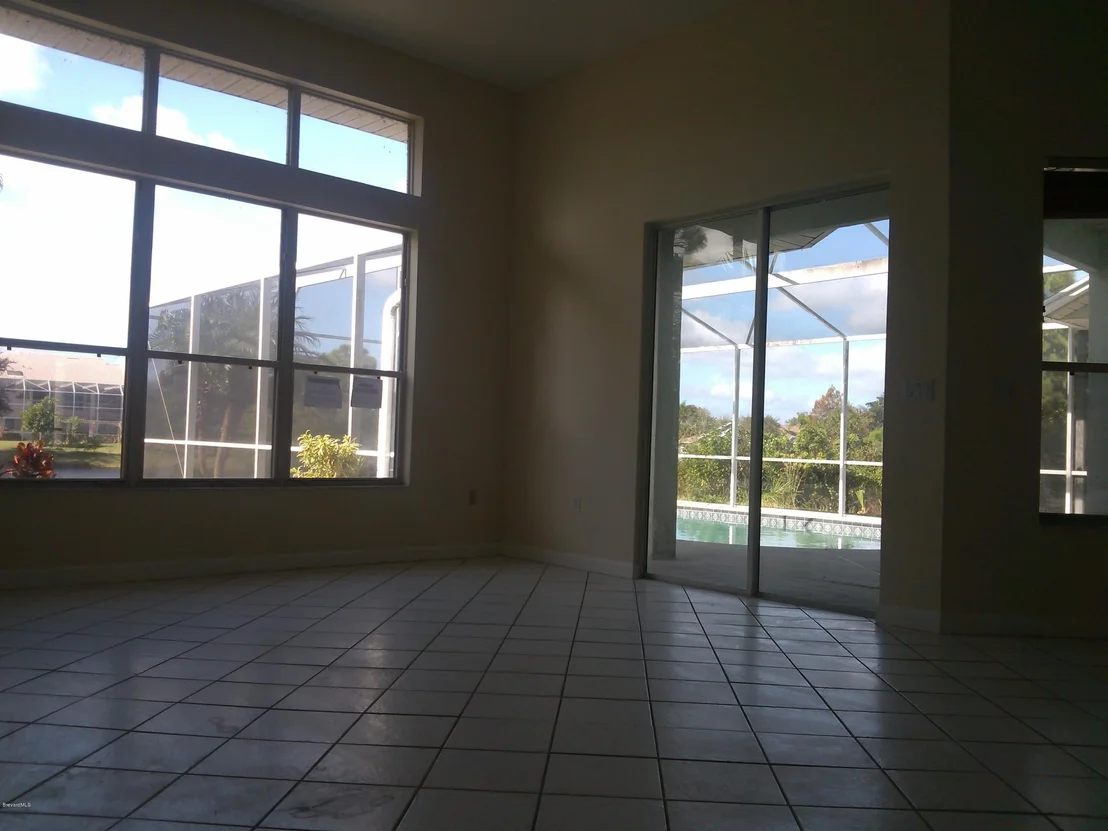Photo of 4474 Long Lake Road