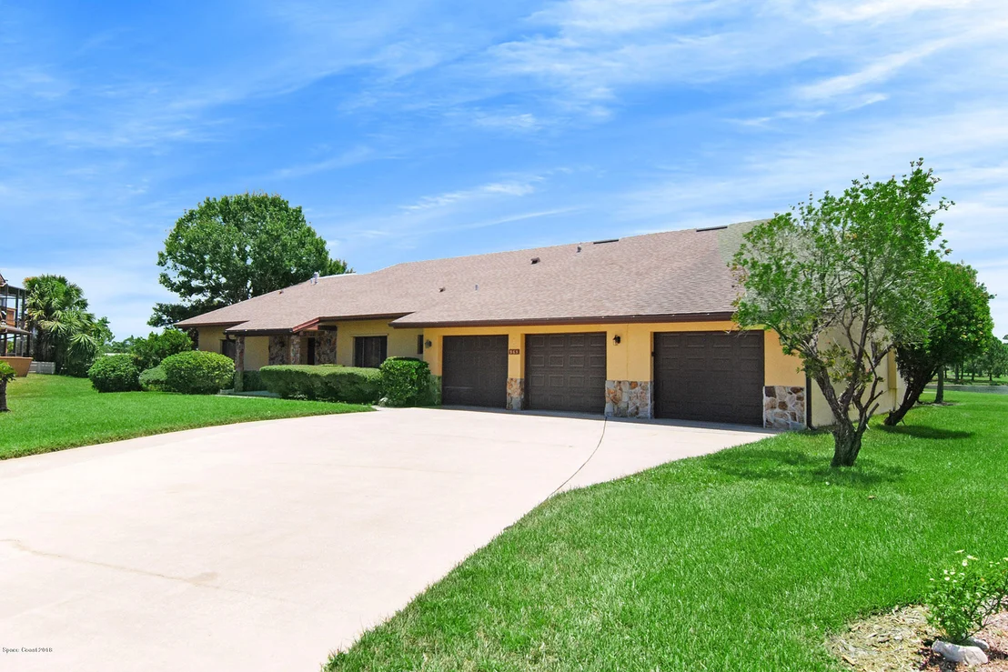 Photo of 965 Long Meadow Lane