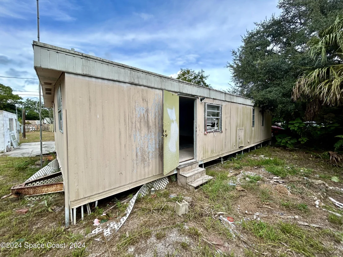 Photo of 326 Iris Street