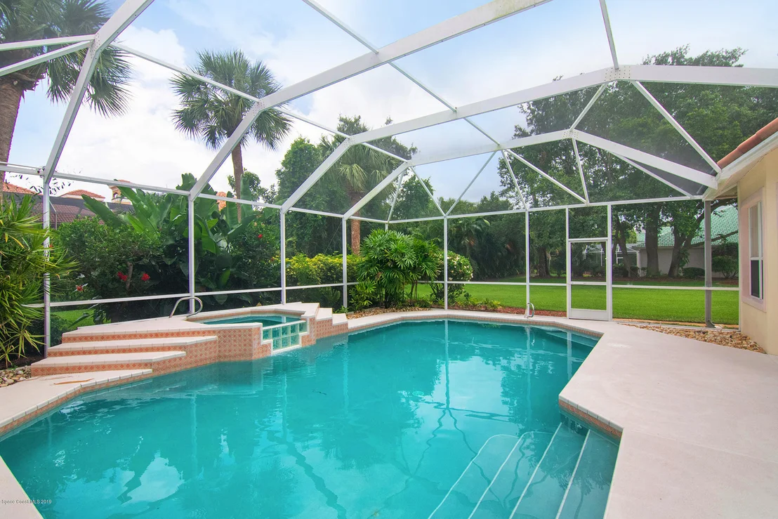 Photo of 759 Glengarry Drive