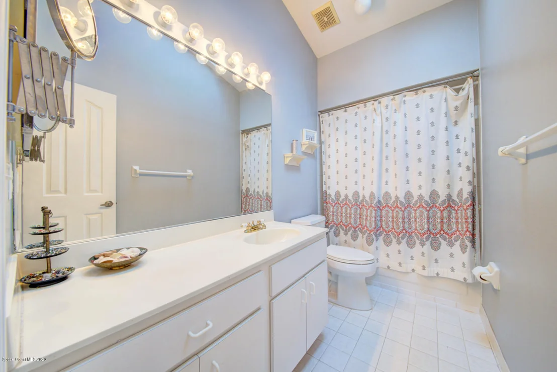 Photo of 2164 Royal Oaks Drive
