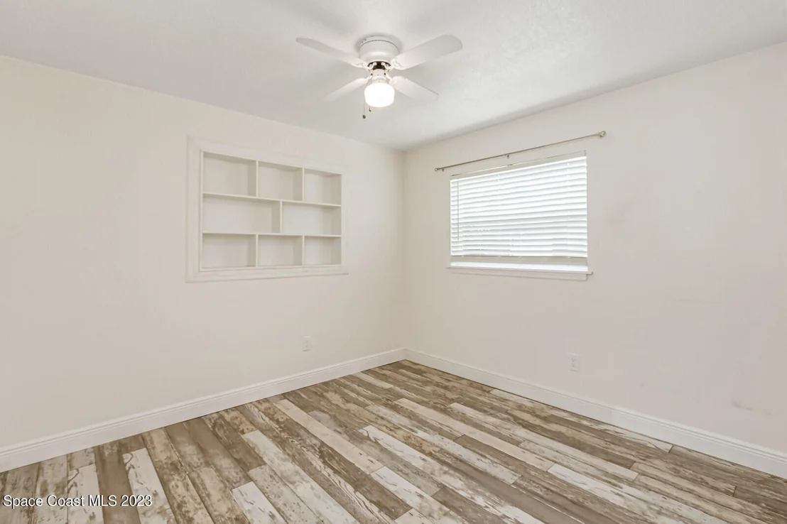 Photo of 581 Clarke Avenue