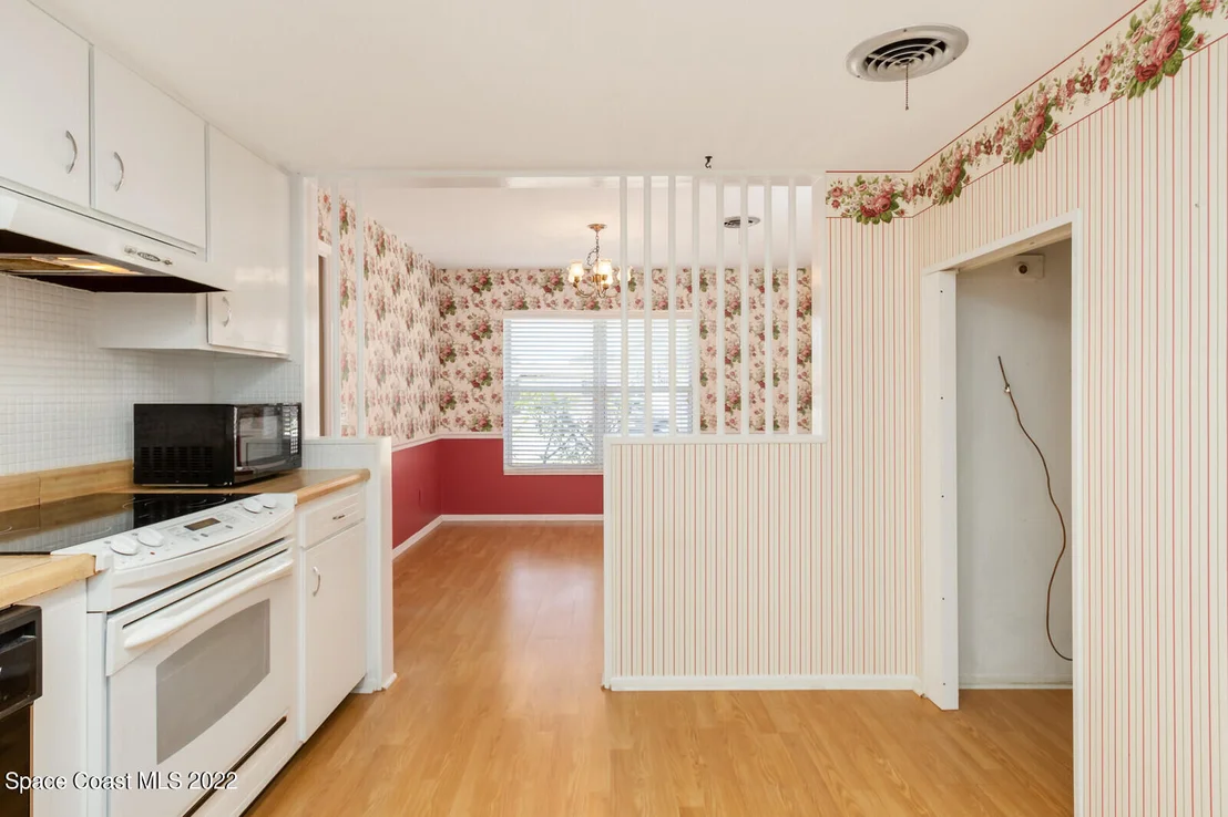 Photo of 2205 Lakeview Drive
