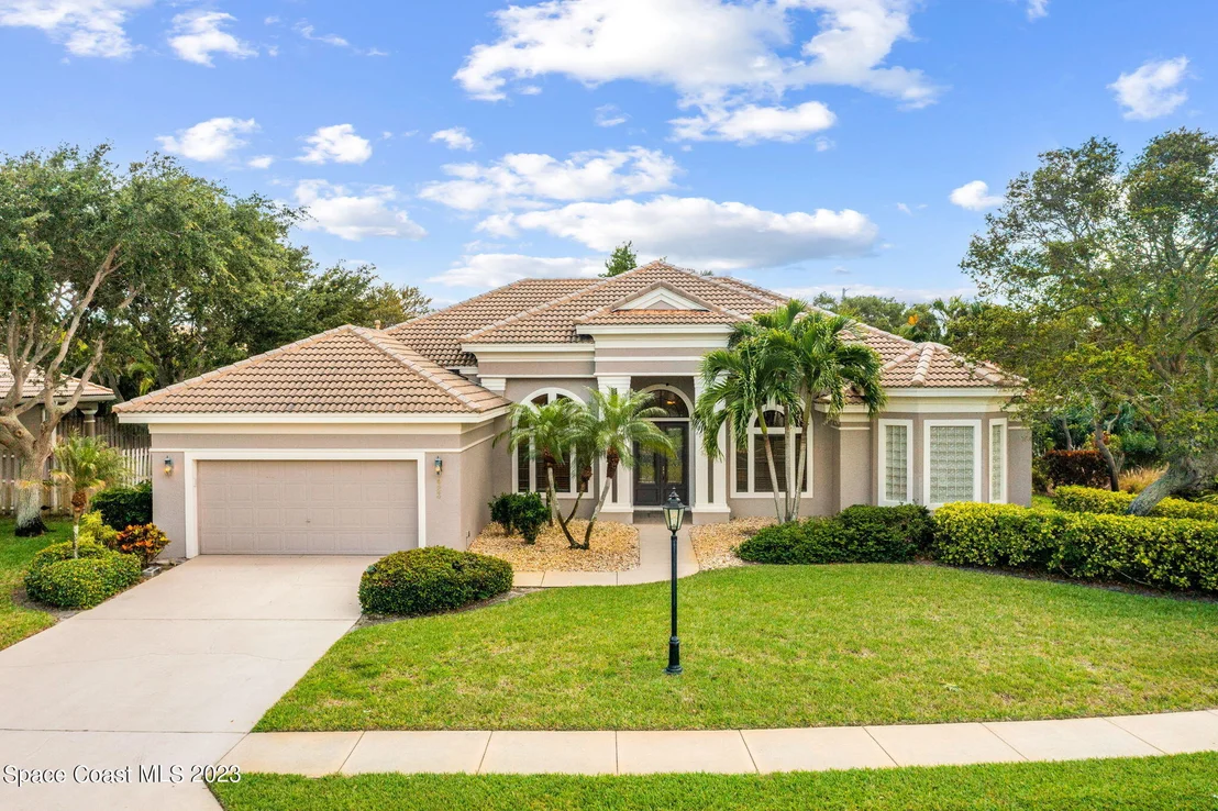 Photo of 423 Flanders Drive