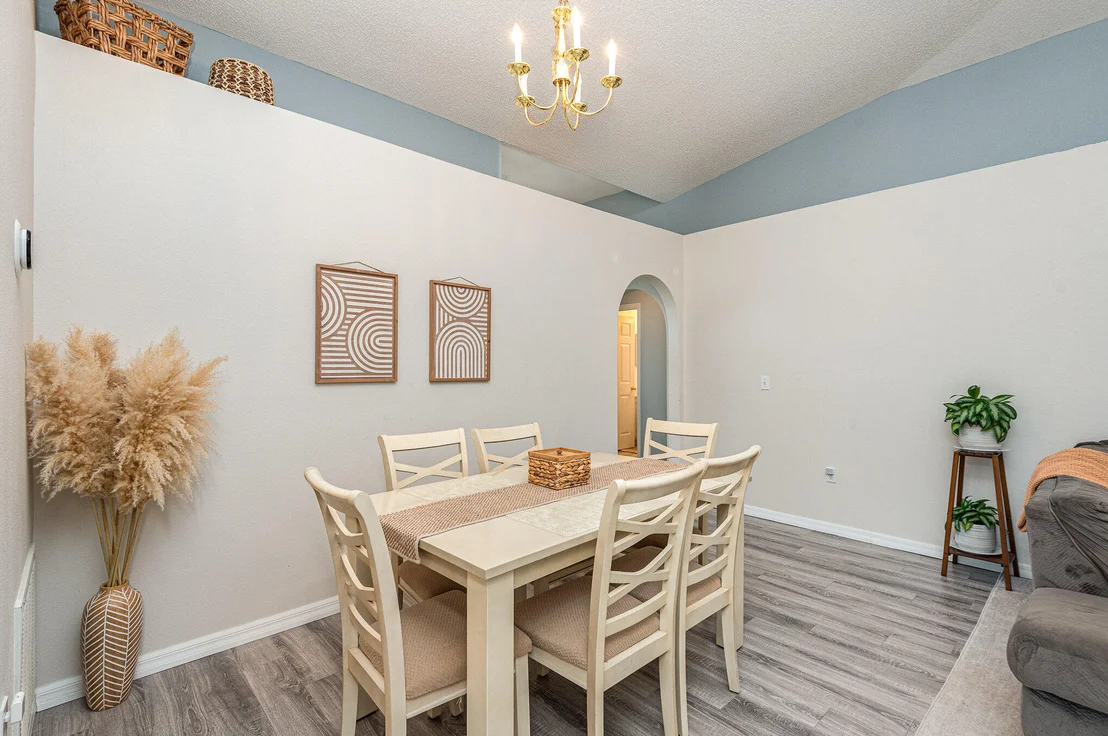Photo of 1167 White Oak Circle