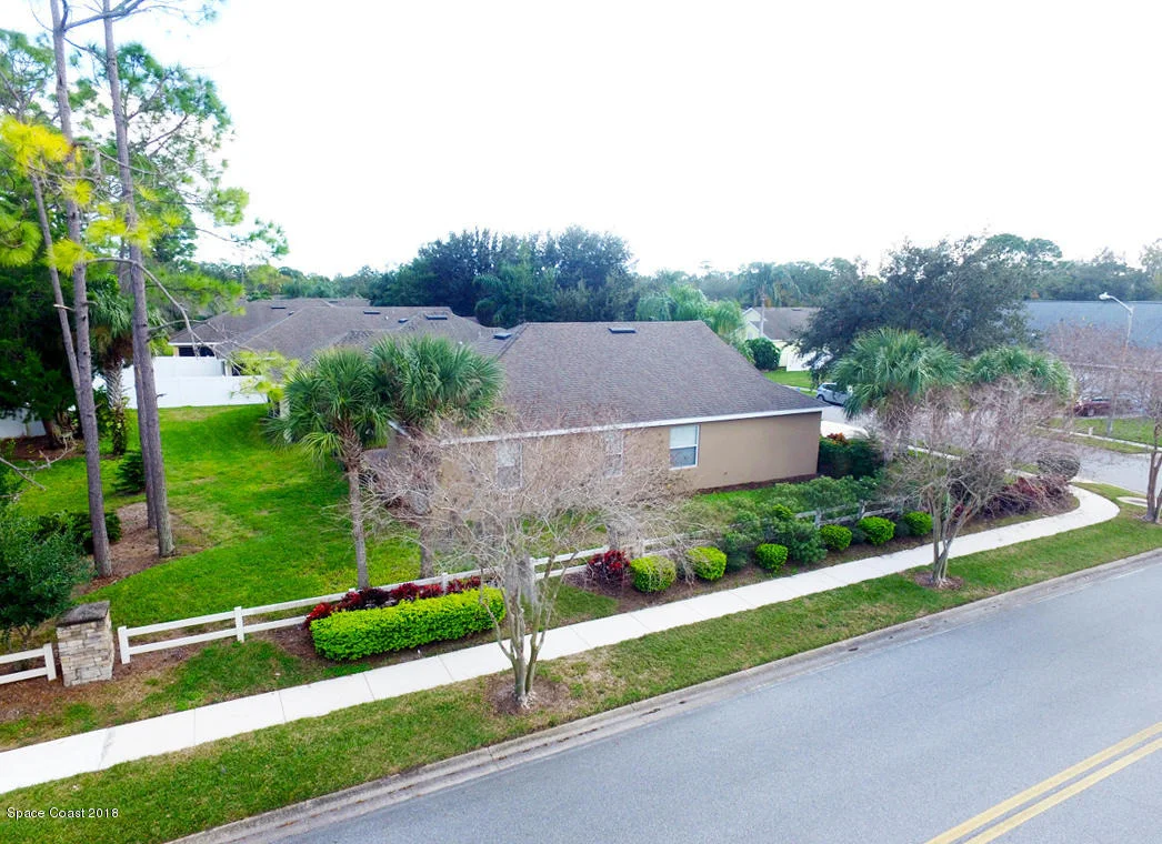 Photo of 662 Waterside Circle