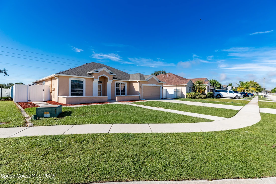 Photo of 1331 Hideaway Lane