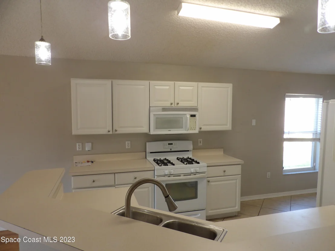 Photo of 1106 White Oak Circle