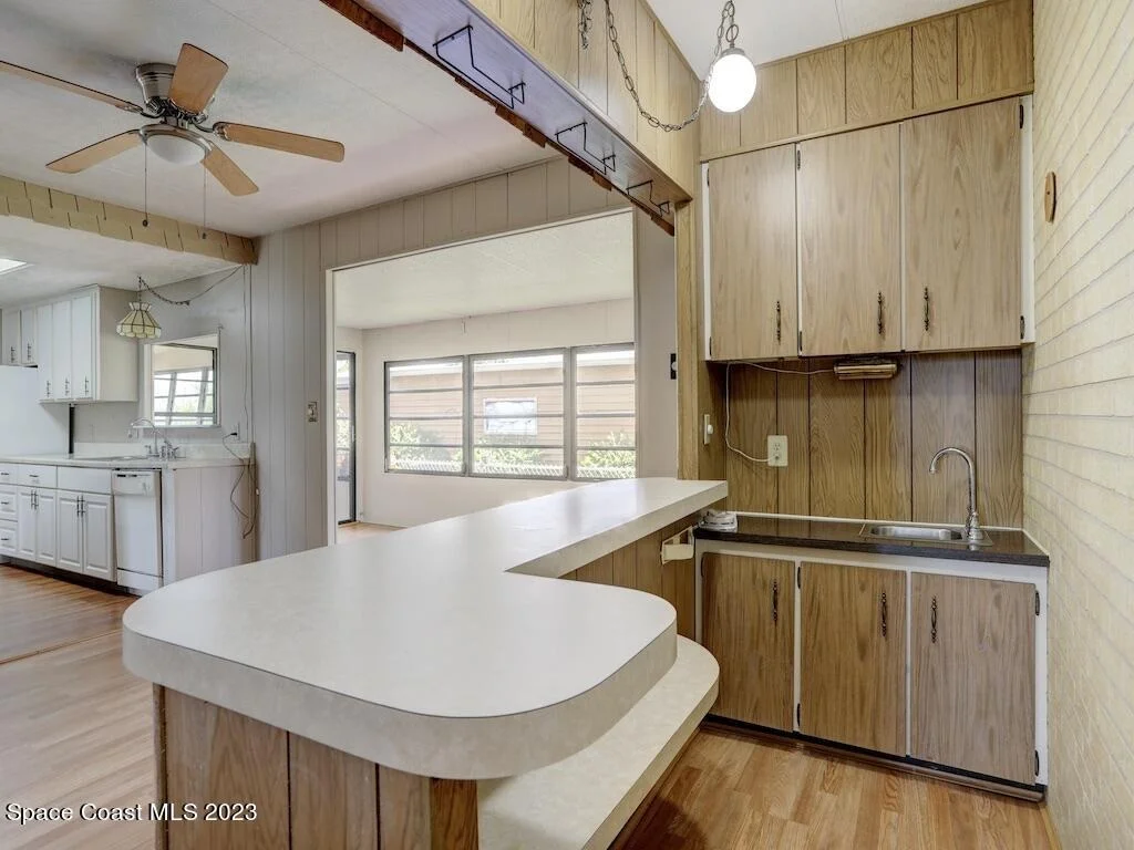 Photo of 925 Barefoot Boulevard