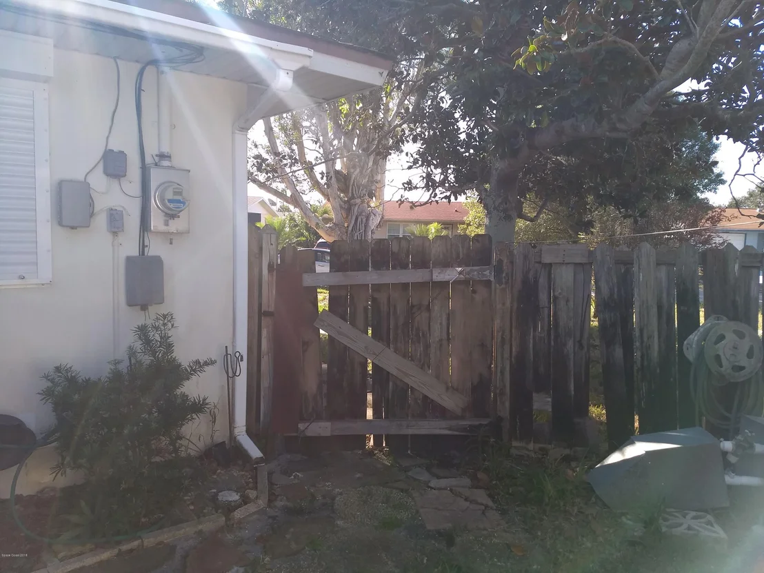 Photo of 800 Edwards Street NE
