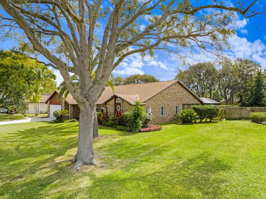Photo of 1374 Silver Lake Drive