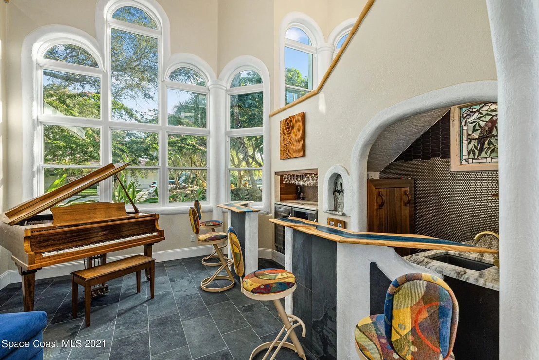 Photo of 472 Peregrine Drive