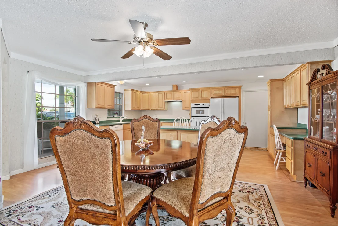 Photo of 606 Dunbarton Circle NE