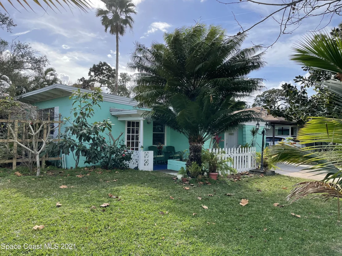 Photo of 1631 Old Colonial Way