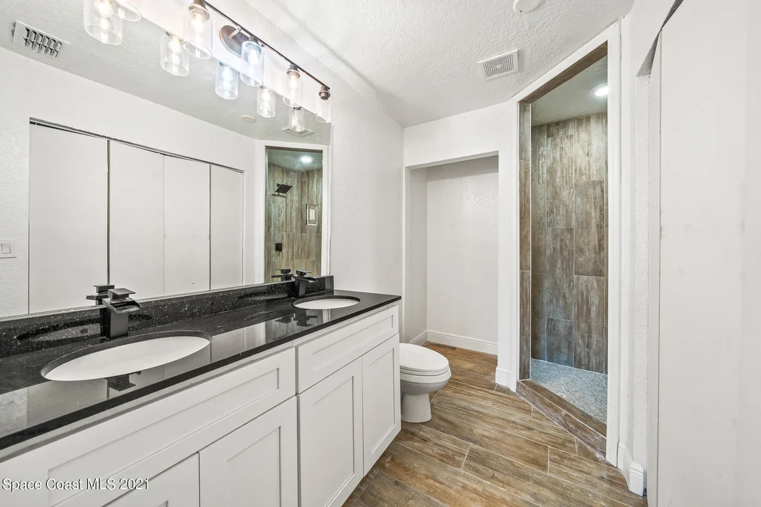 Photo of 1161 Wild Rose Drive NE