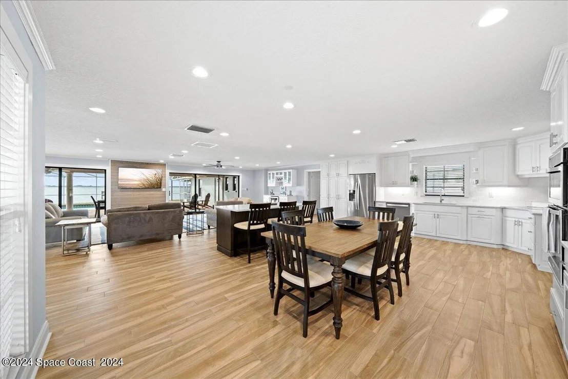 Photo of 206 Riverside Drive