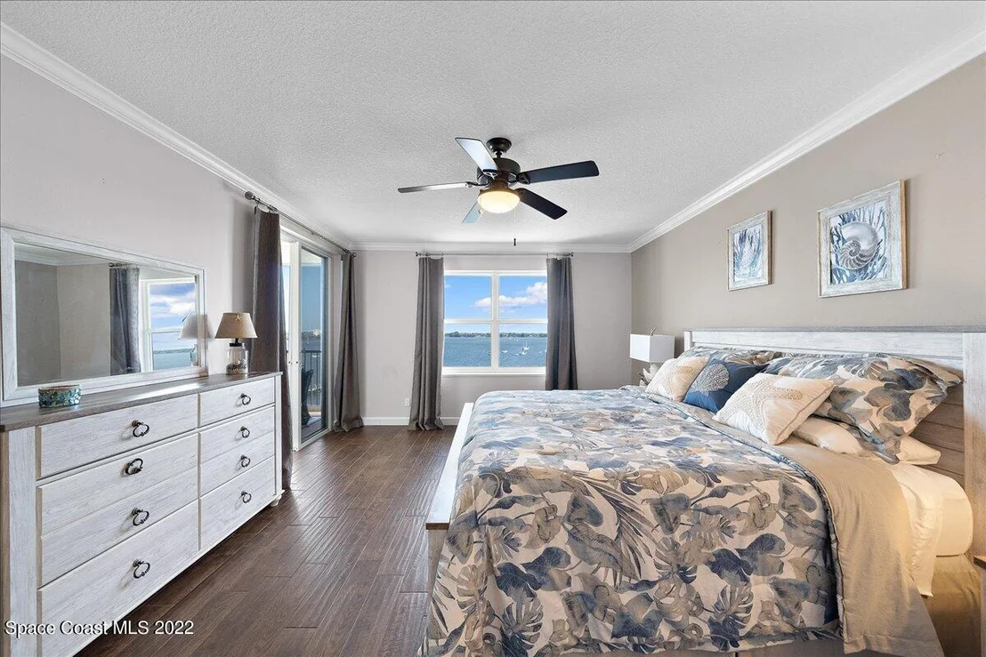 Photo of Unit 705 at 102 Riverside Drive