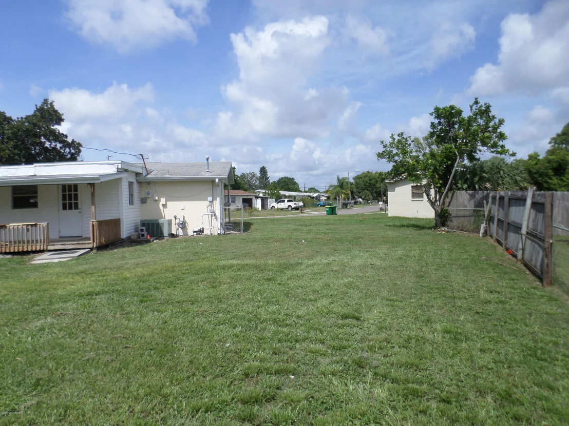 Photo of 1048 Illinois Road