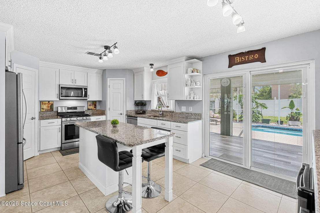 Photo of 1161 White Oak Circle