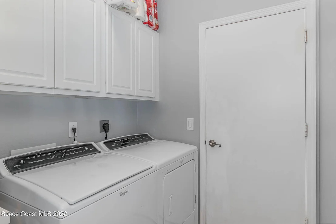 Photo of 1836 Windbrook Drive SE
