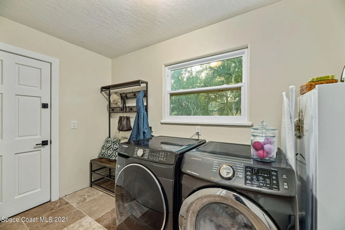 Photo of 472 Peregrine Drive