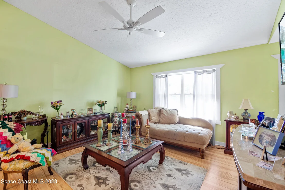 Photo of 655 Airoso Road SE