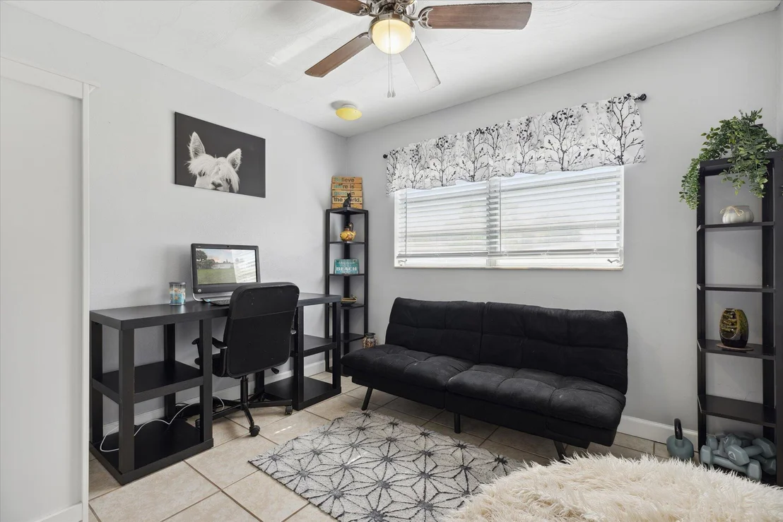 Photo of 1426 Hillcrest Drive
