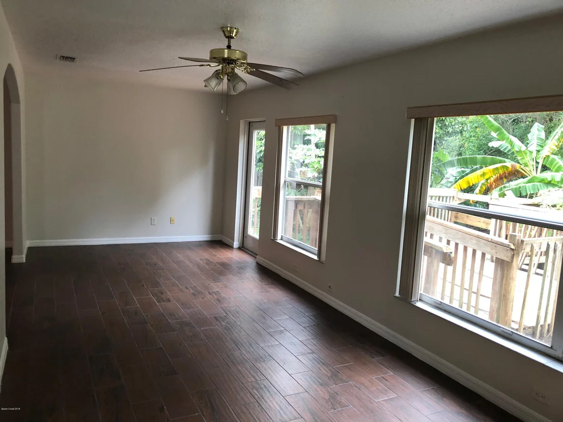 Photo of 1124 Pine Creek Circle NE