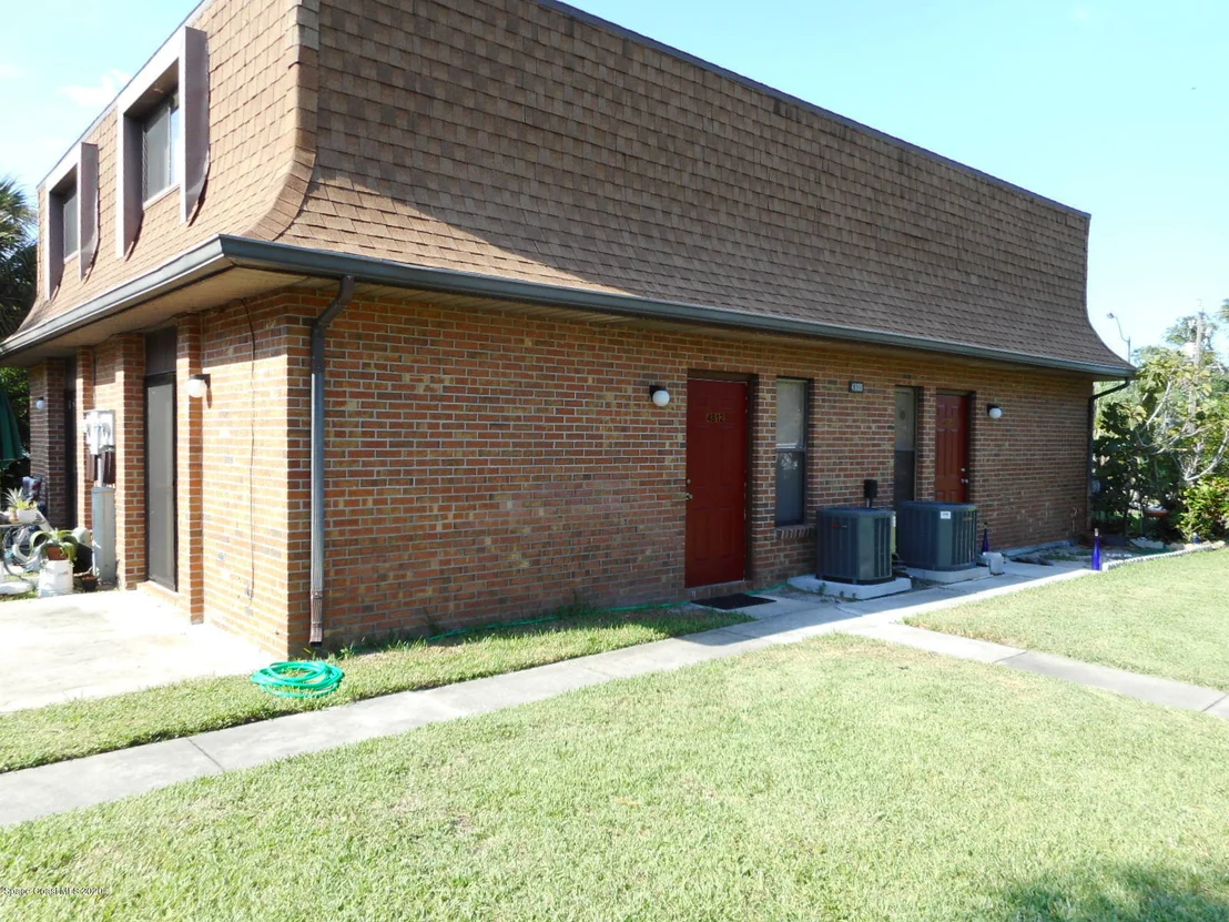 Photo of Unit 3 at 4812 Overlook Drive