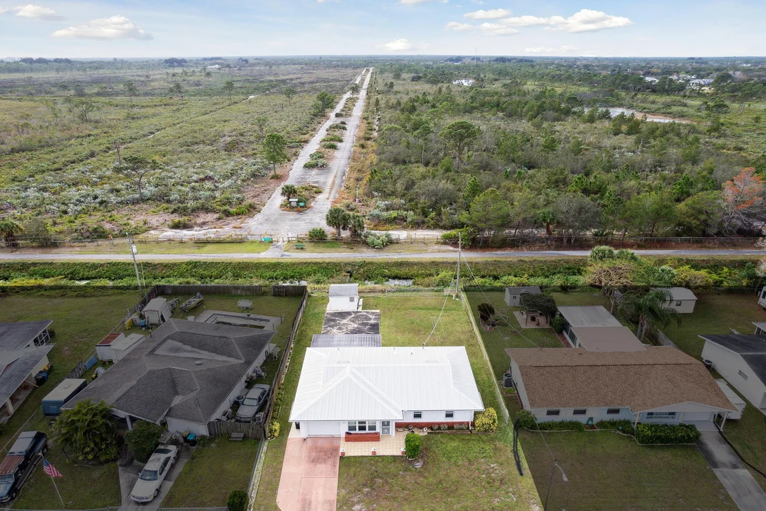 Photo of 2962 Chipper Drive NE