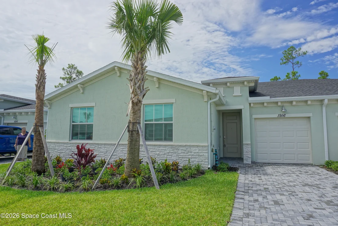 Photo of 1916 Cerulean Drive NW