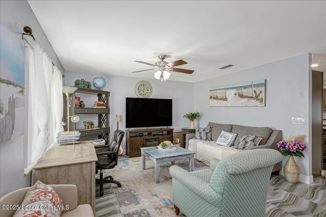 Photo of 955 Bartlett Lane