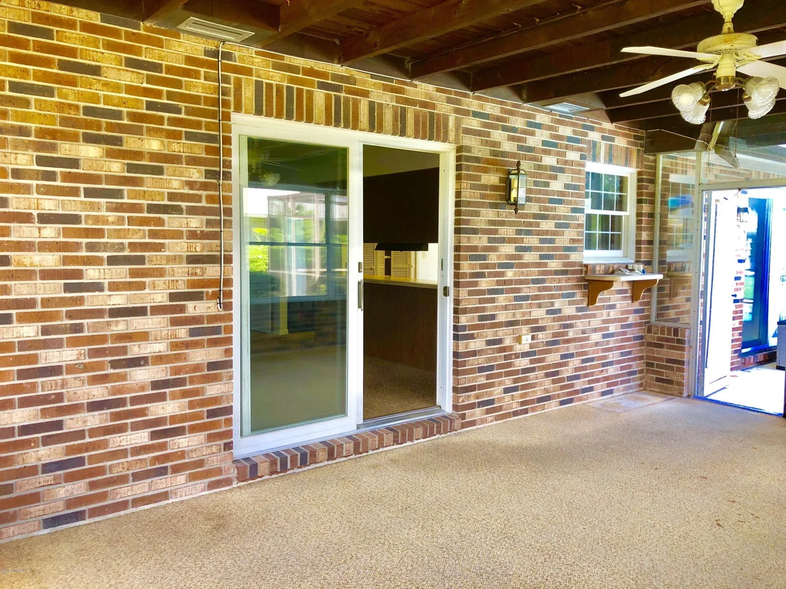 Photo of 1481 Meadowbrook Road NE