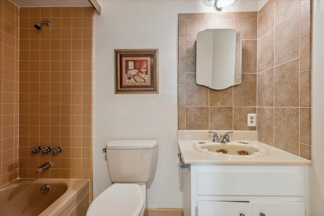 Photo of 2962 Chipper Drive NE