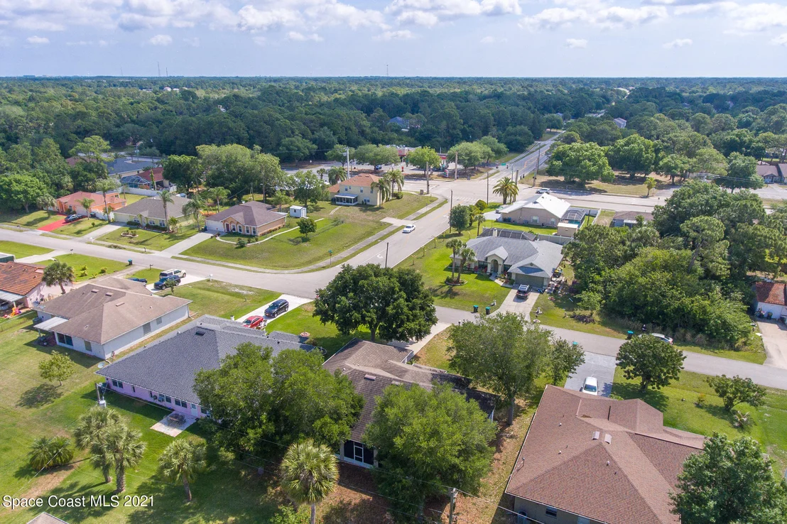 Photo of 869 Seven Gables Circle SE