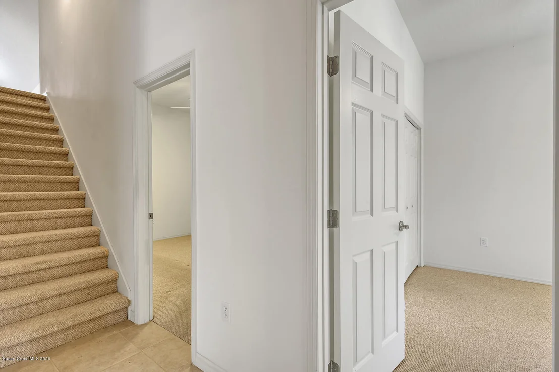 Photo of 975 Pineland Drive