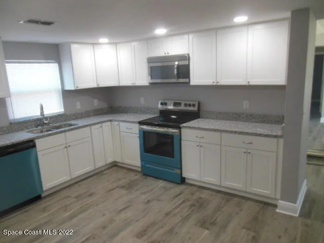 Photo of 335 Maplewood Boulevard