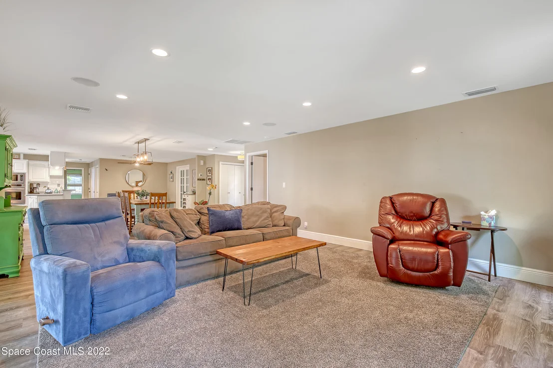 Photo of 400 Mosswood Boulevard