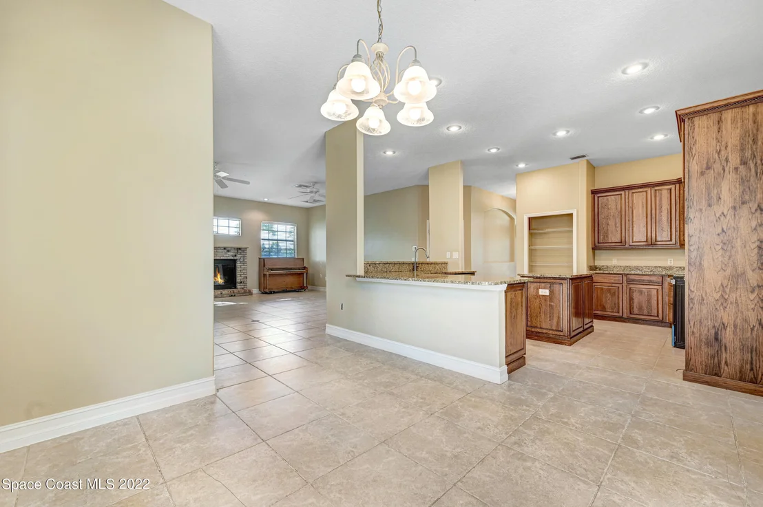Photo of 2185 SE Windbrook Drive SE