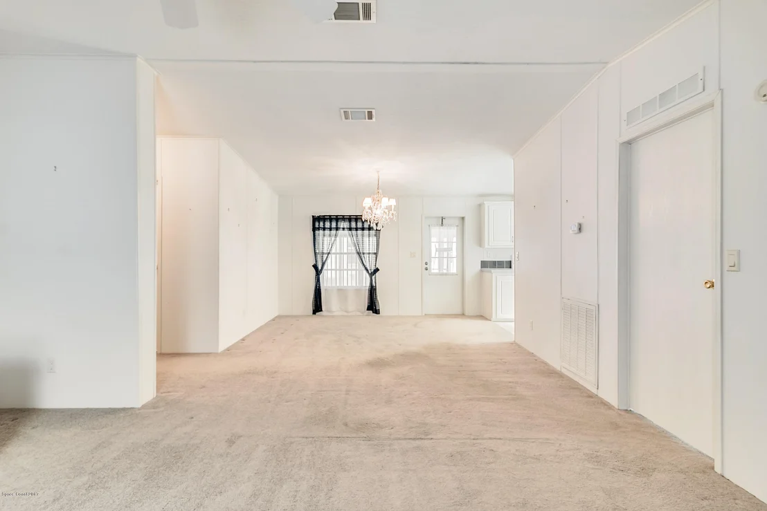 Photo of 725 Outer Drive