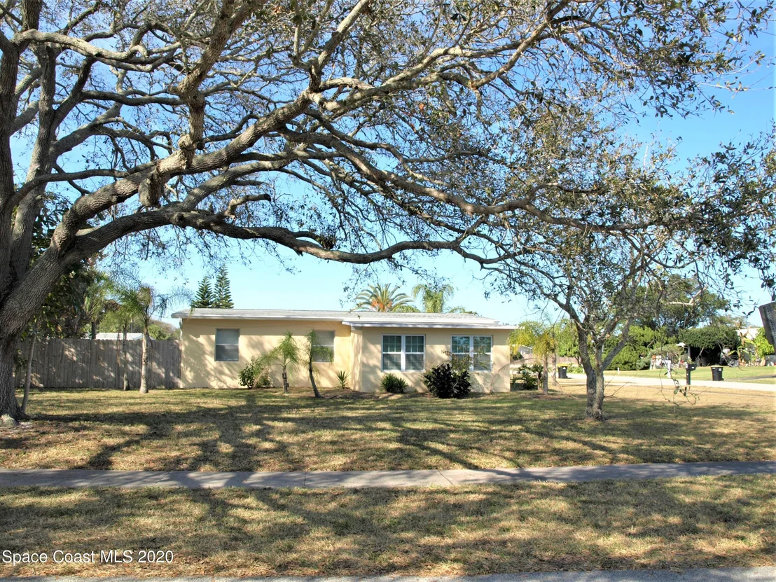Photo of 1084 Cable Lane NE