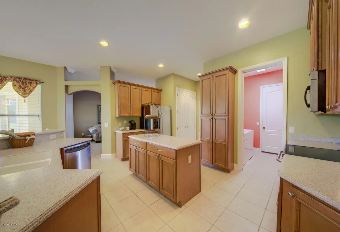 Photo of 5890 Rusack Drive